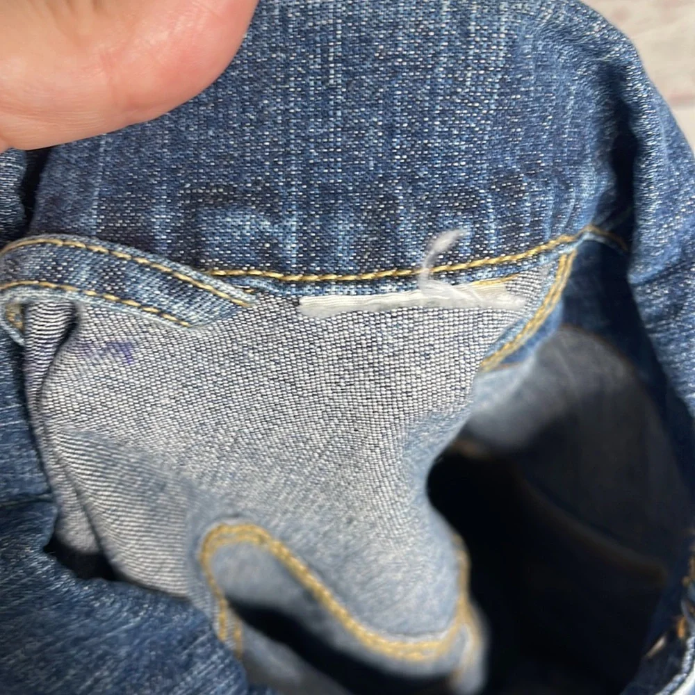 Levi's Women's Denim Jean Jacket Sz Medium! - Picture 8 of 8